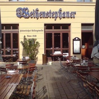 Restaurant Berlin mit Hund – Weihenstephaner