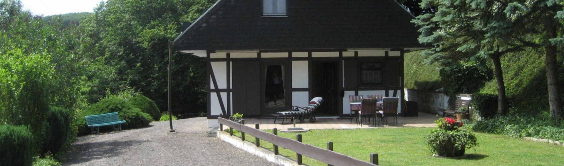 Berghaus in Alleinlage Westerwald – 3.000 qm eingezäunter Garten